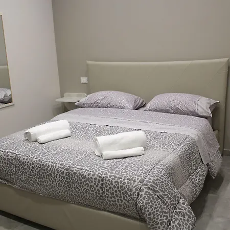 Le Mirage Boutique Ii