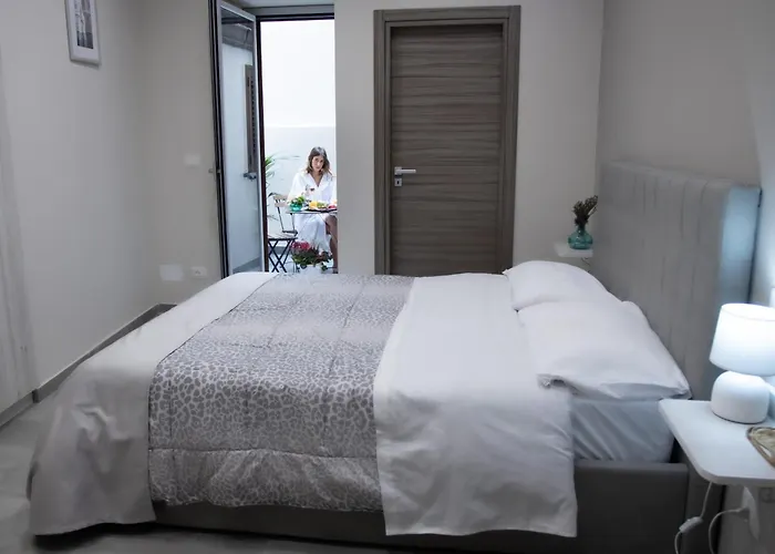 Le Mirage Boutique Ii